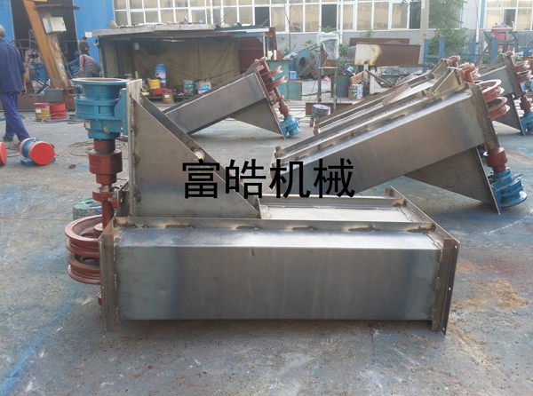 環(huán)鏈提升機(jī)適用于粉狀、顆粒狀物料